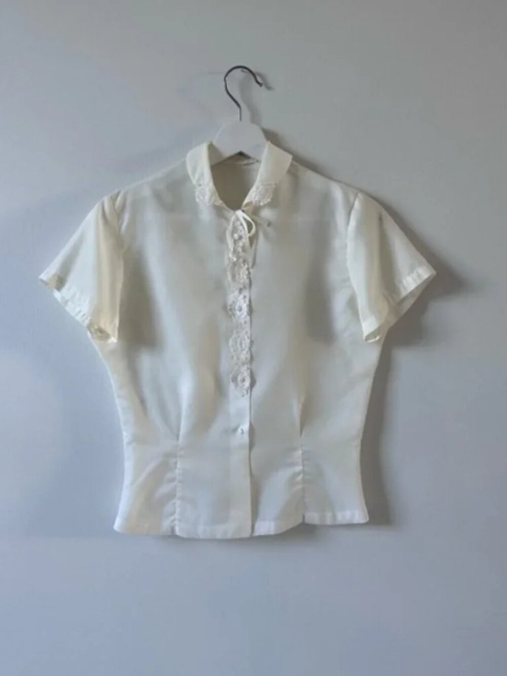 Vintage 1950’s Victorian Style Crop Fitted Puff Sleeves Lace Detail Blouse Small